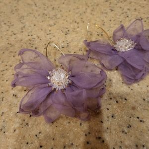 NWOT Lavender Purple Flower Earrings with Beads